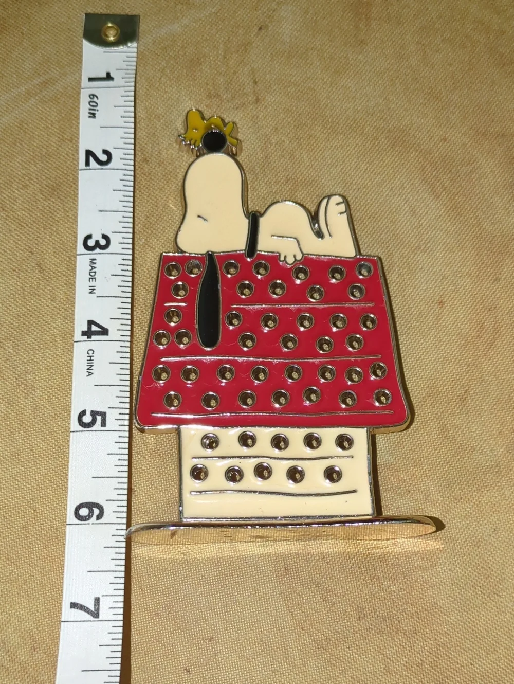 Peanuts Vintage Snoopy & Woodstock Earring Stand - Red And Cream Doghouse 1970s